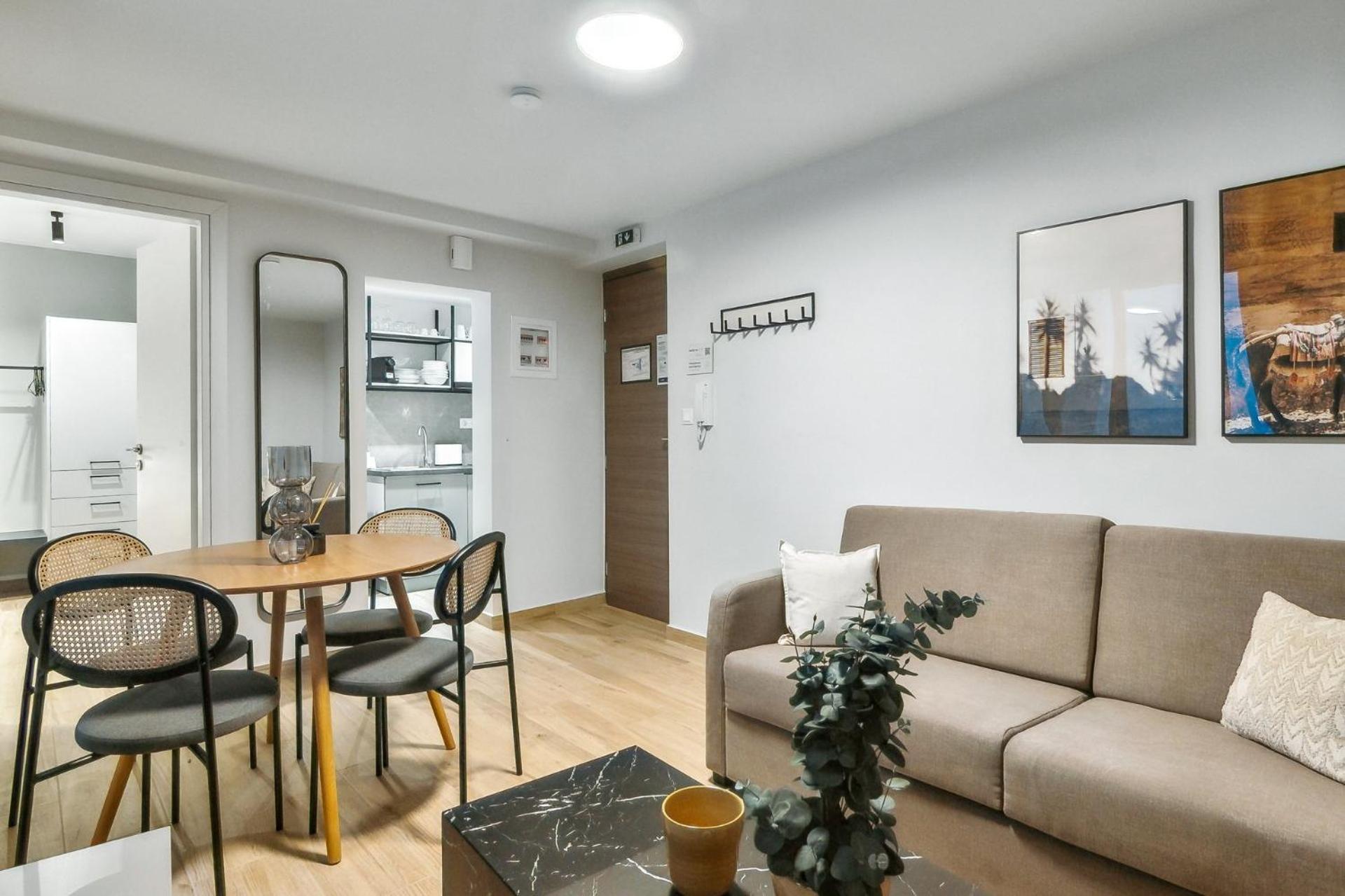 Limehome Athens Solonos City Center ภายนอก รูปภาพ