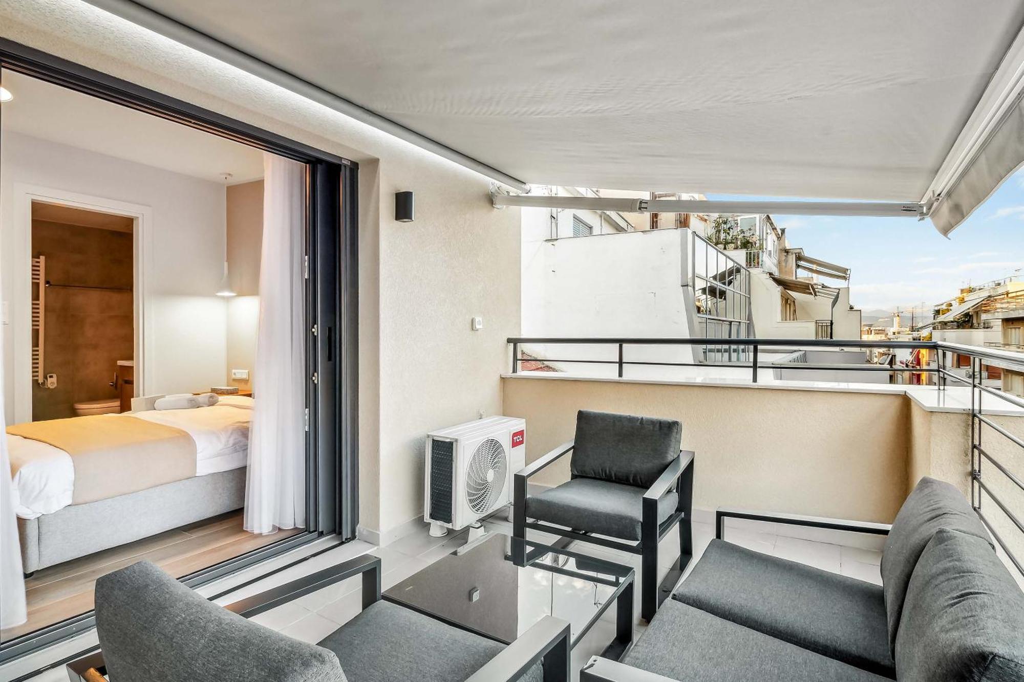 Limehome Athens Solonos City Center ภายนอก รูปภาพ